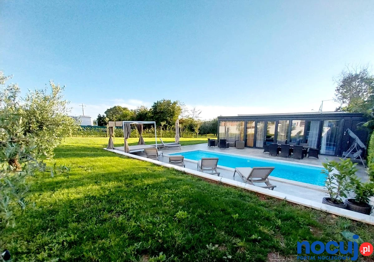Hacienda MATEA – an oasis of romance near the beaches, surrounded by olive trees, pool, jacuzzi & playground, Pula - Istria